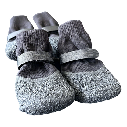 🐶 ACHETEZ 1, OBTENEZ 1 GRATUIT ! ✨ Chaussettes chien antidérapantes imperméables – Semelle caoutchouc & adhérence texturée – Sangle ajustable, tricot respirant, 5 coloris, tailles S/M/L – parfaites pour les promenades par tous les temps 🐾🌧️
