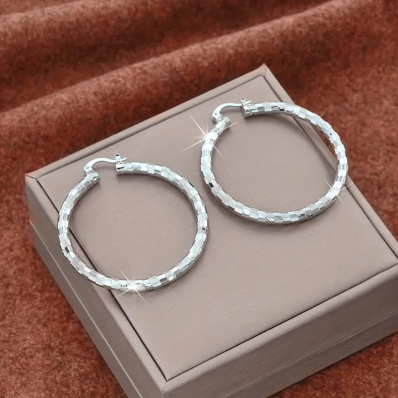 📢📢50 % DE RÉDUCTION !! ⏰Créoles Texturées Minimalistes pour Femme – Bijoux Ronds Statement